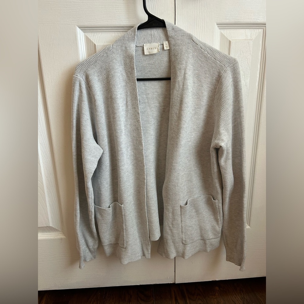 Cyrus Women's Light Gray Open Cardigan